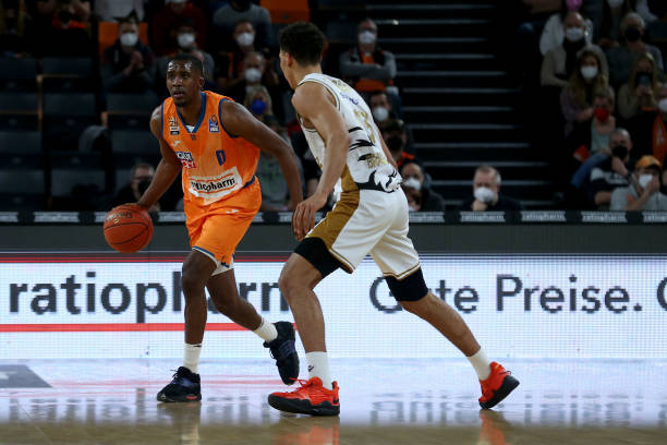 也是本赛季 也是本赛季